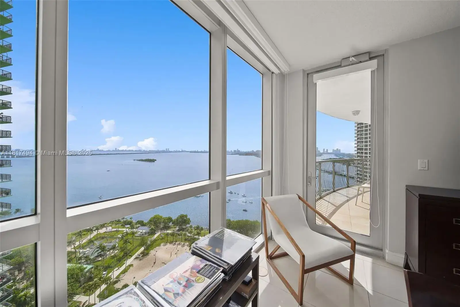 2 bedroom 2 bath Residential Lease for rent at 1750 N Bayshore Dr # 2701, Miami FL 33132