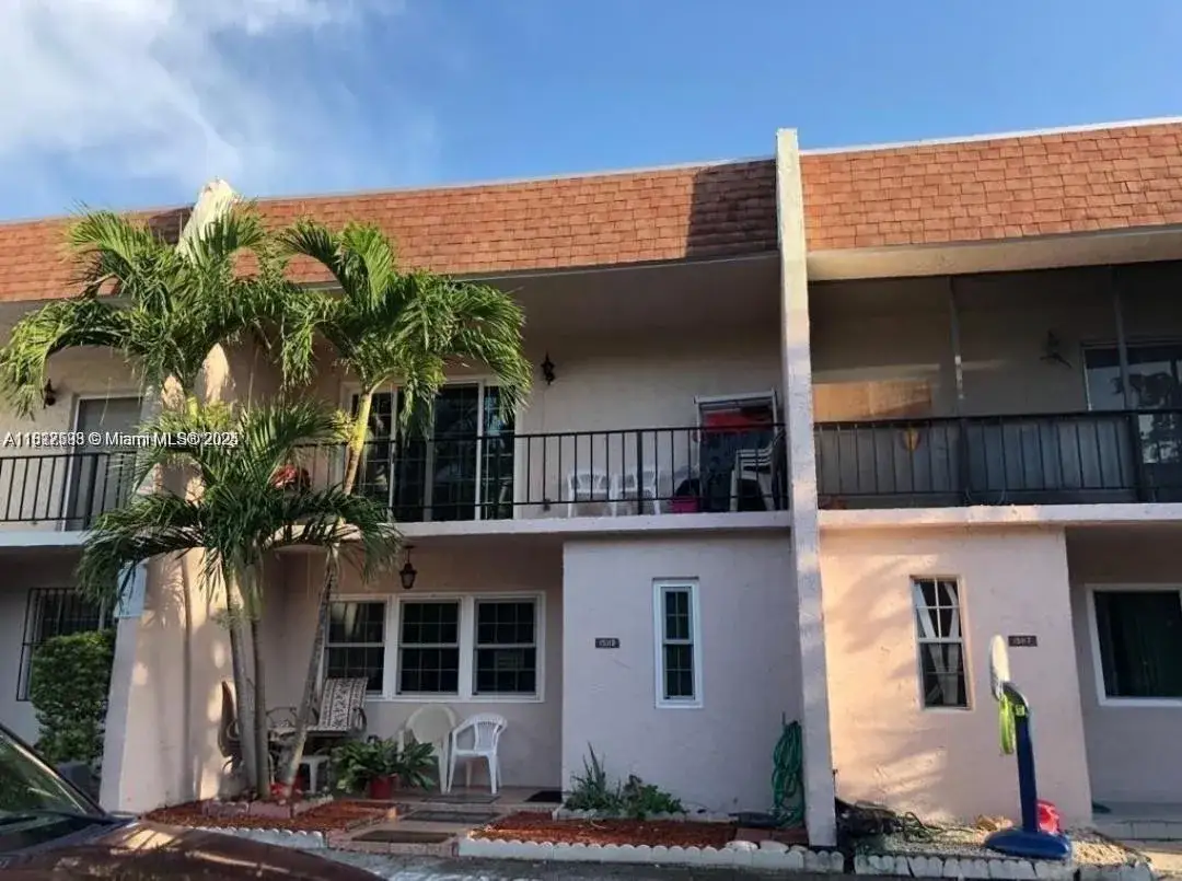 3 bedroom 2 bath Residential for sale at 15115 NE 6th Ave # 32, Miami FL 33162