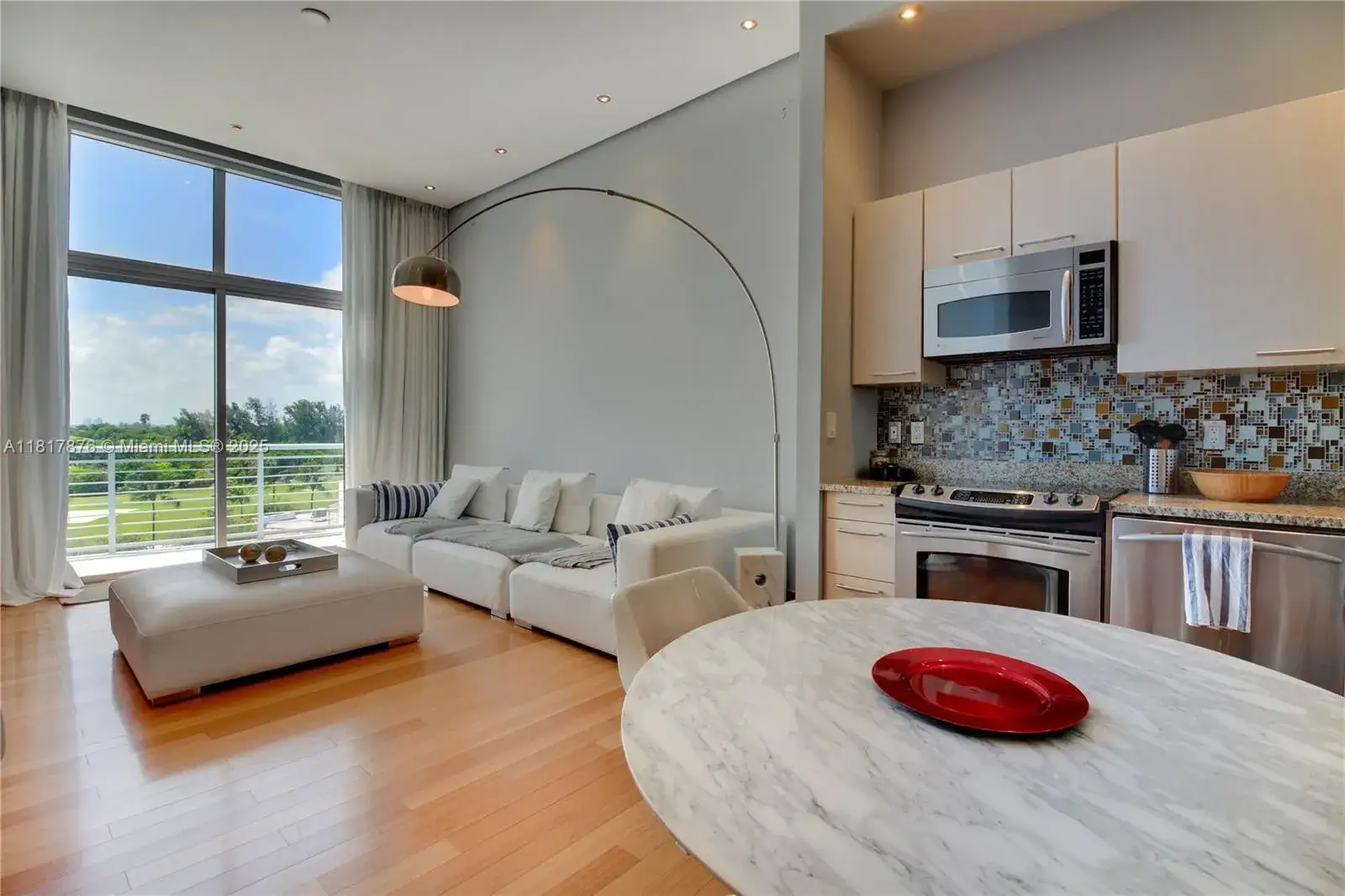 1 bedroom 1 bath Residential for sale at 2001 Meridian Ave # 21, Miami Beach FL 33139