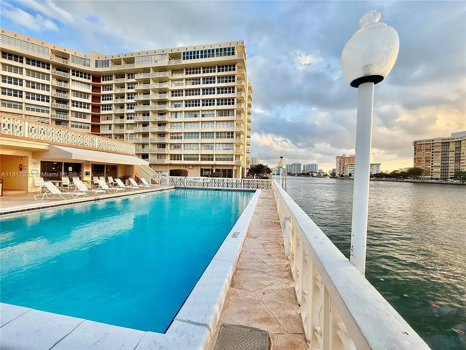 2 bedroom 2 bath Residential for sale at 1825 S Ocean Dr # 614, Hallandale Beach FL 33009