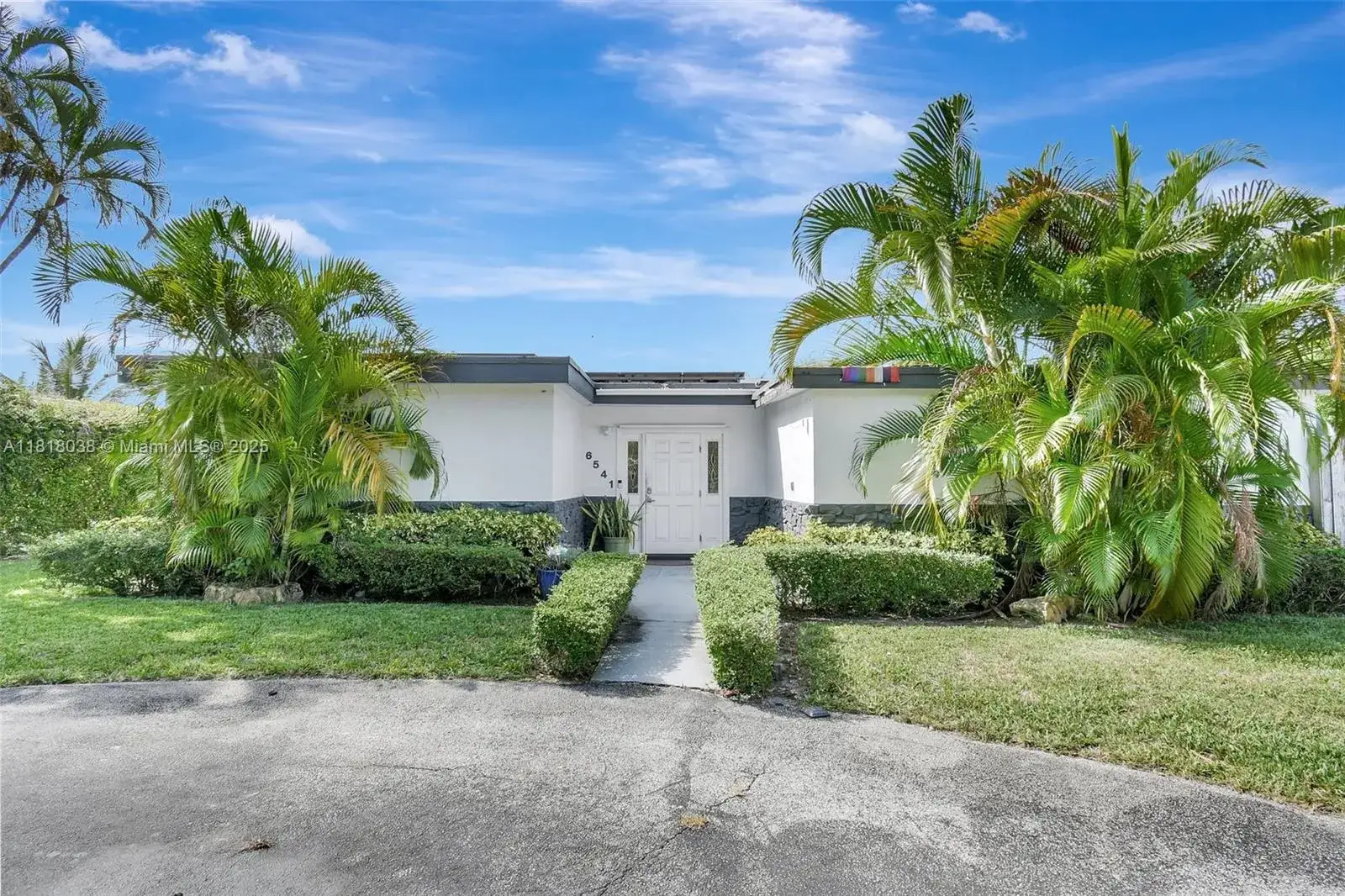 5 bedroom 2 bath Residential for sale at 6541 Mckinley St, Hollywood FL 33024