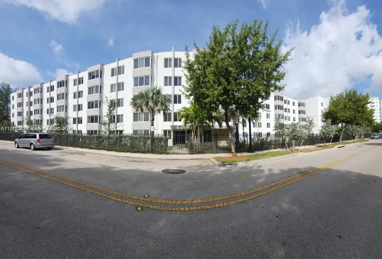 2 bedroom 2 bath Residential Lease for rent at 250 180th # 506, Sunny Isles Beach FL 33160