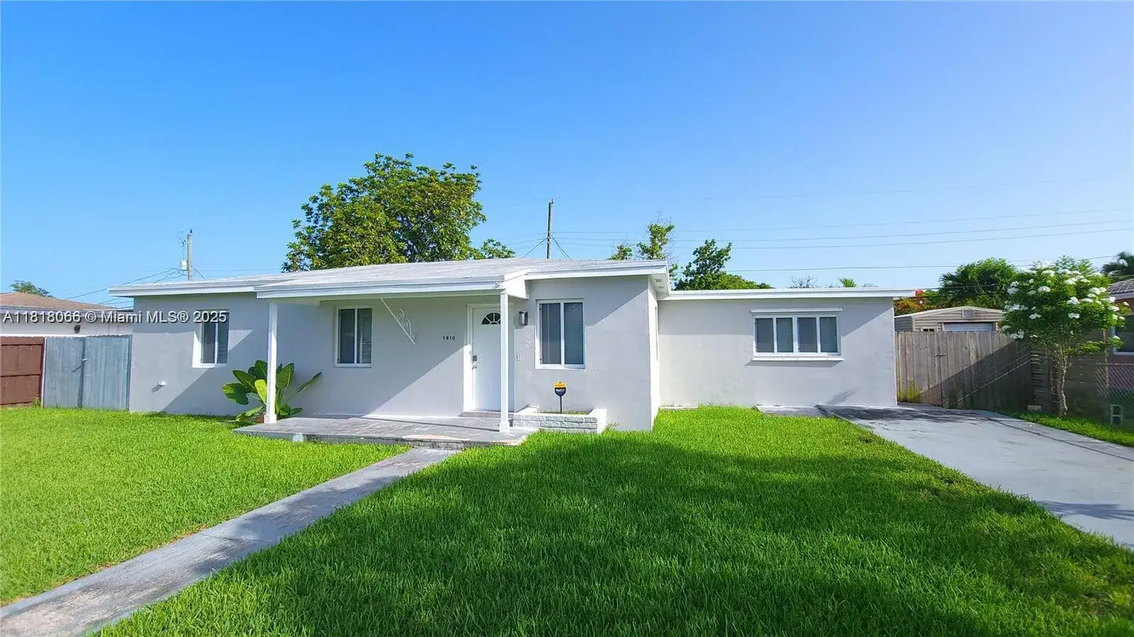 4 bedroom 2 bath Residential Lease for rent at 7410 SW 37th St, Miami FL 33155