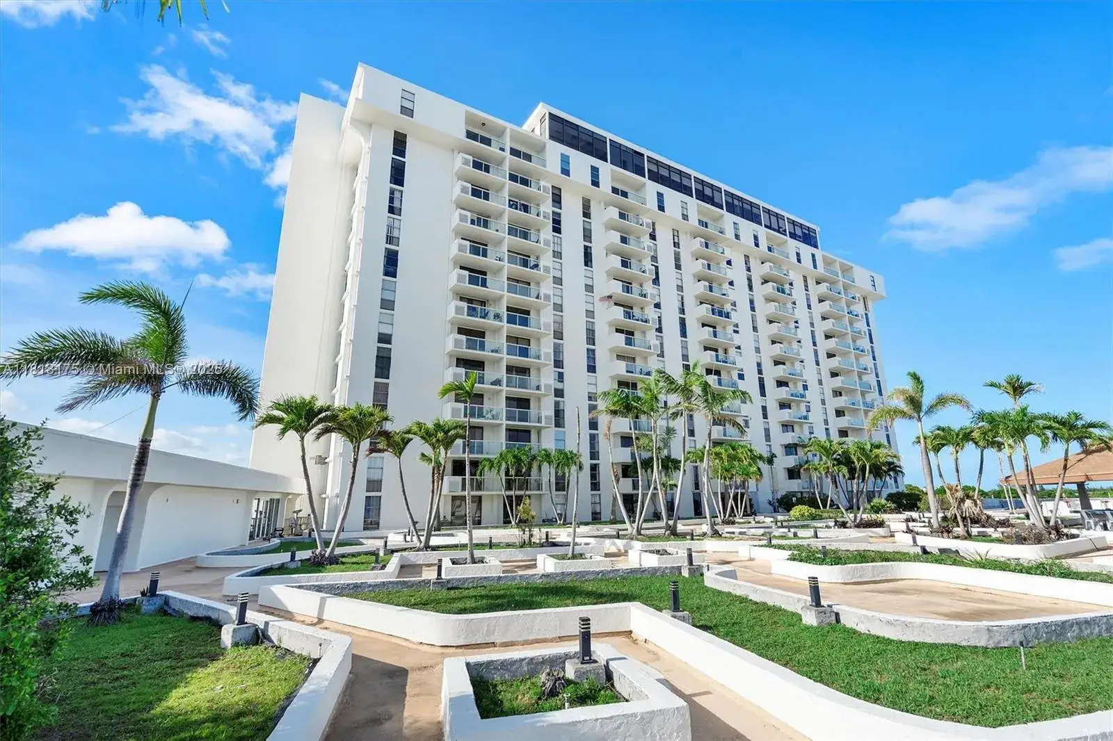 2 bedroom 2 bath Residential for sale at 13499 Biscayne Blvd # 406, North Miami FL 33181