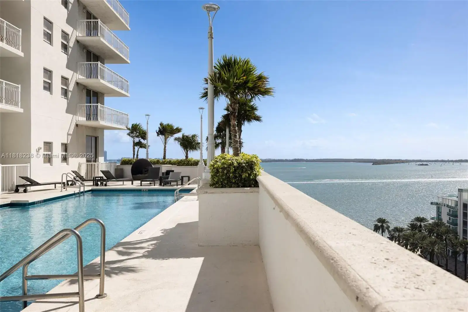 1 bath Residential Lease for rent at 1200 Brickell Bay Dr # 4010, Miami FL 33131