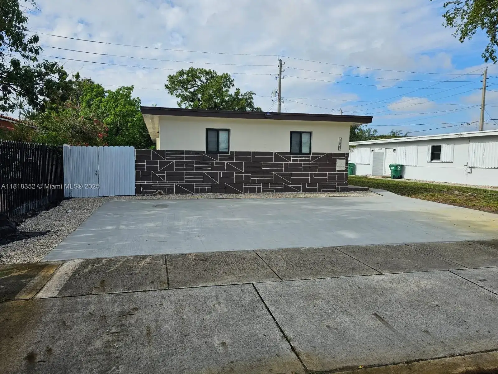 1 bedroom 1 bath Residential Lease for rent at 1020 Opa Locka Blvd # 2, Opa-Locka FL 33054