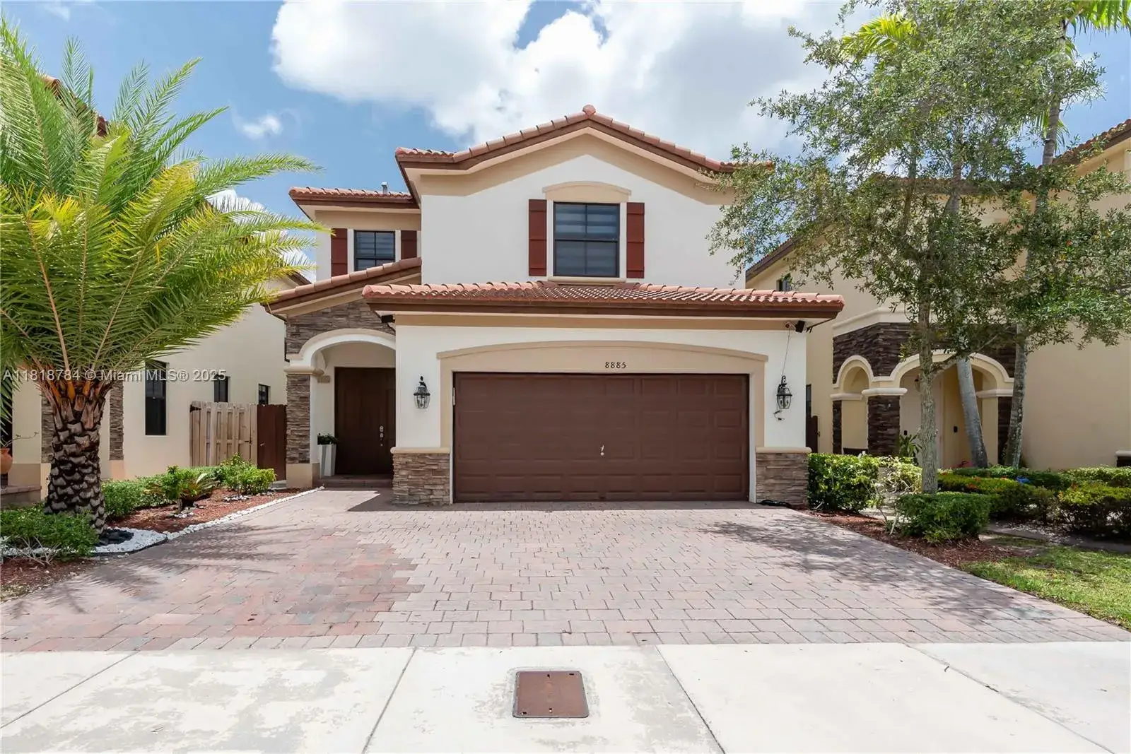 3 bedroom 2 bath Residential for sale at 8885 NW 100th Pl, Doral FL 33178