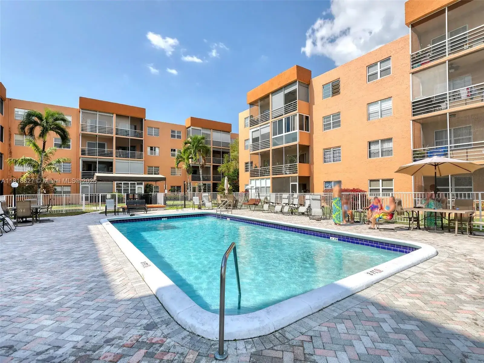 2 bedroom 2 bath Residential for sale at 3048 E Sunrise Lakes Dr # 319, Sunrise FL 33322