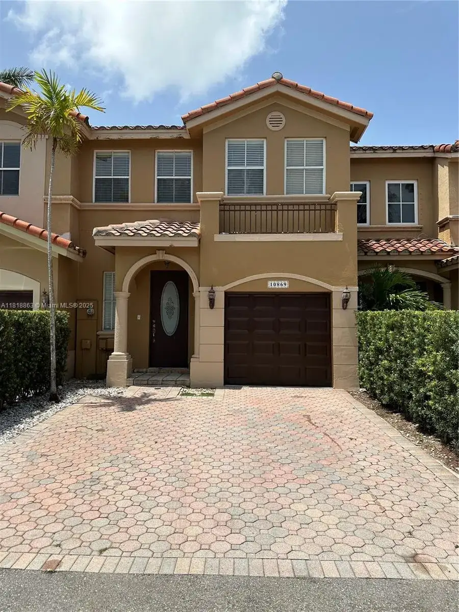 2 bedroom 2 bath Residential Lease for rent at 10869 SW 88th Ter # 0, Miami FL 33176