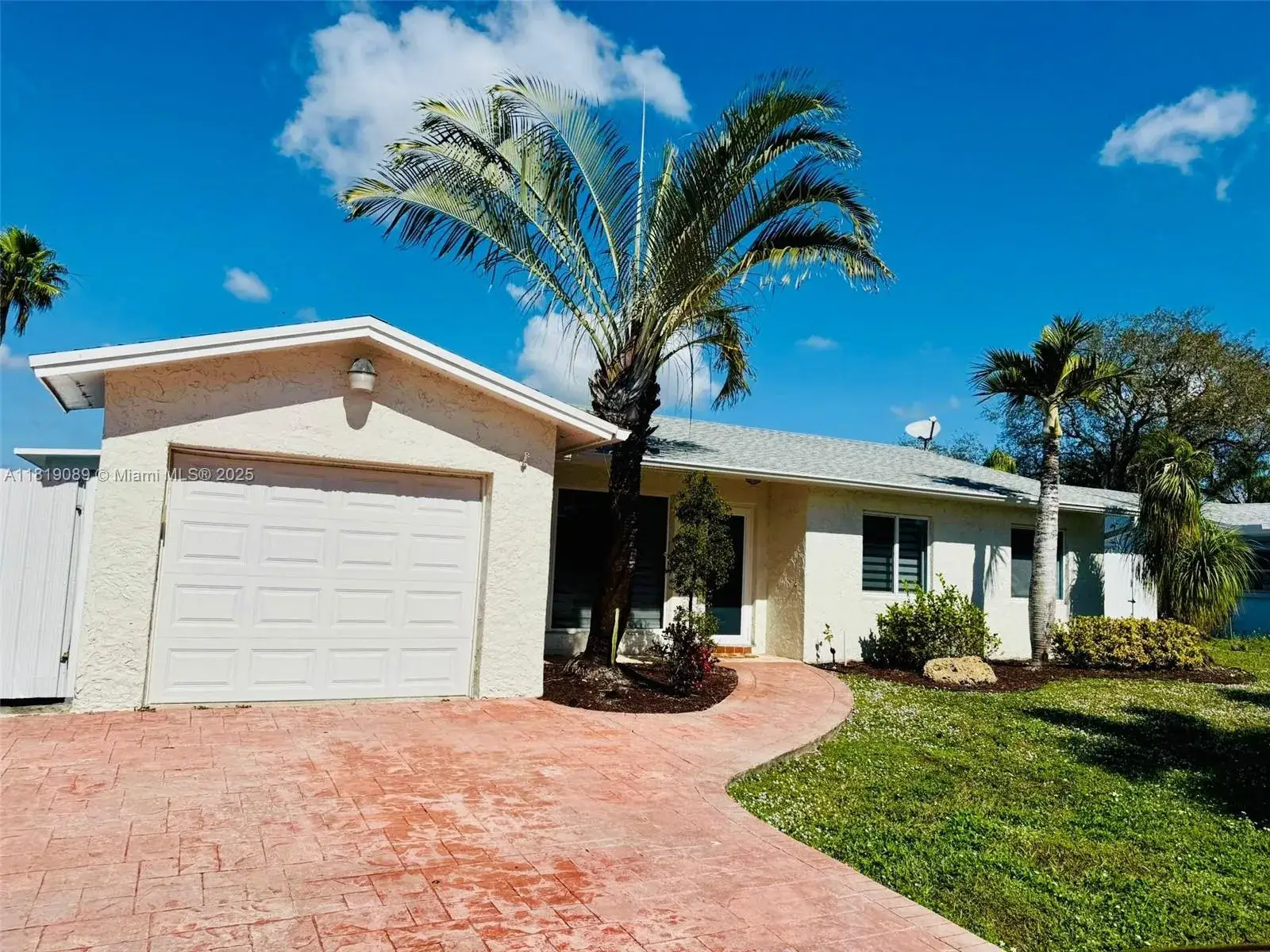 3 bedroom 2 bath Residential Lease for rent at 9431 NW 10th St, Pembroke Pines FL 33024
