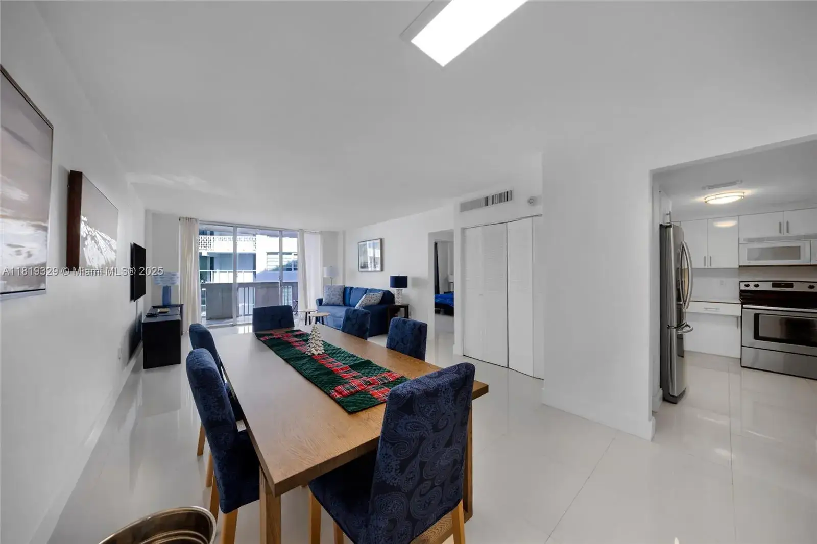 1 bedroom 1 bath Residential for sale at 800 West Ave # 736, Miami Beach FL 33139