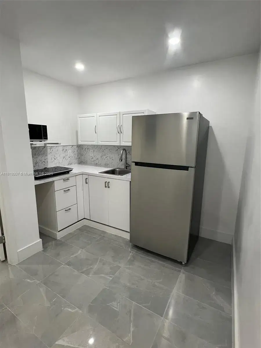 2 bedroom 1 bath Residential Lease for rent at 545 NW 20th St # 1, Homestead FL 33030