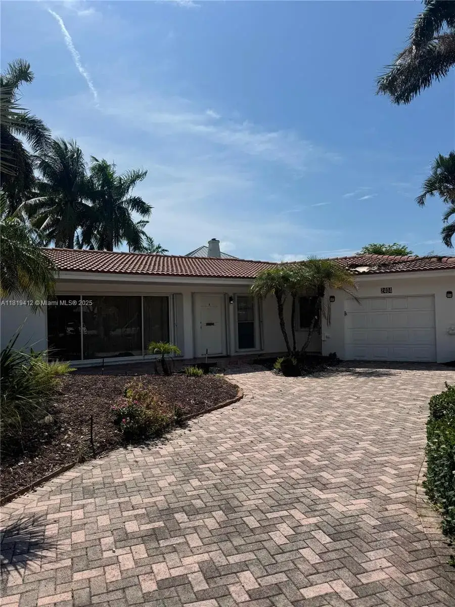 3 bedroom 2 bath Residential Lease for rent at 2404 NE 28th Ave, Fort Lauderdale FL 33305