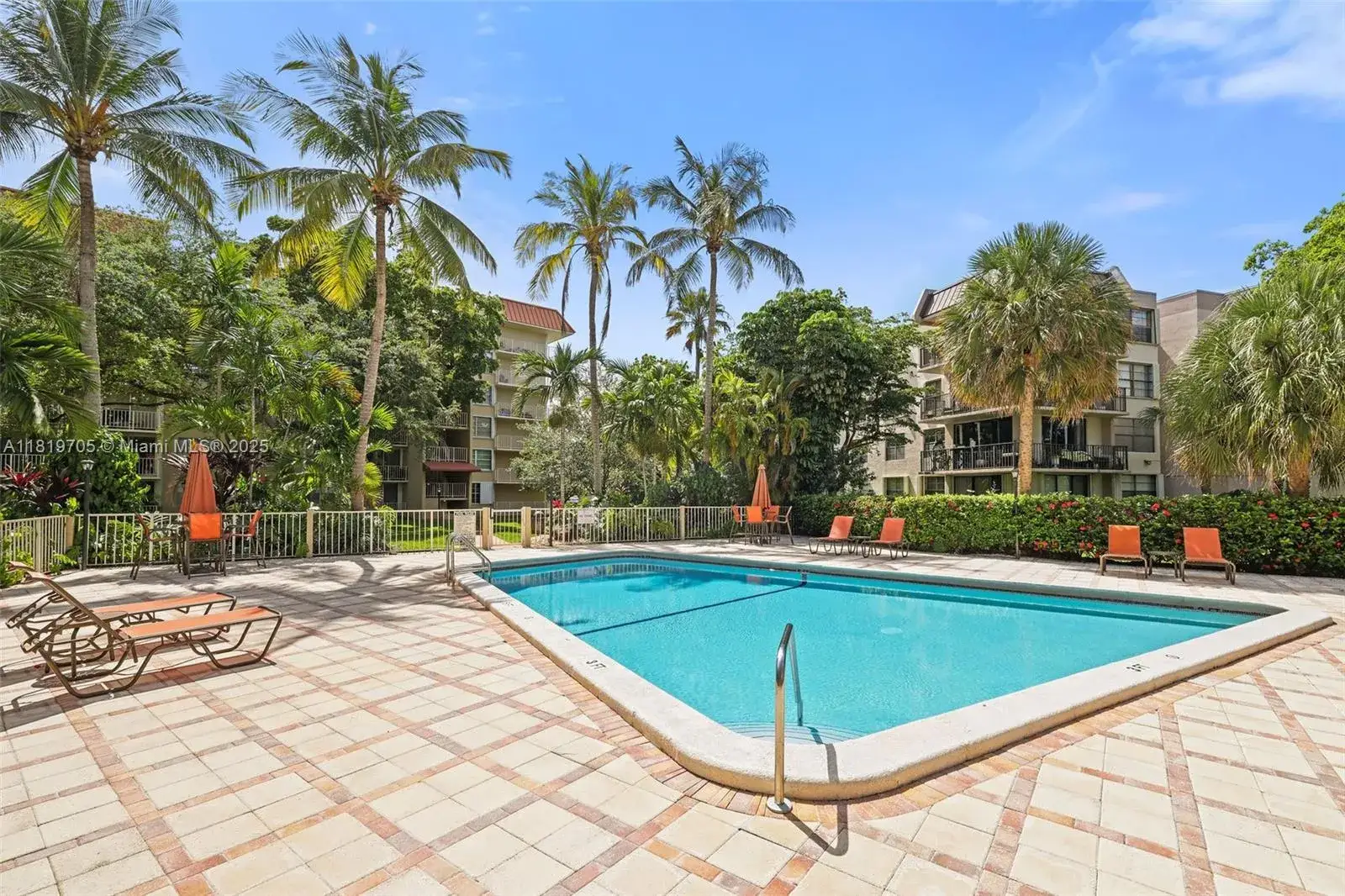 1 bedroom 1 bath Residential for sale at 13120 SW 92nd Ave # 103, Miami FL 33176