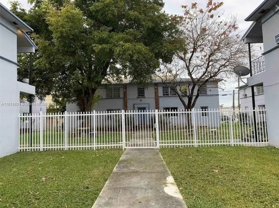 2 bedroom 1 bath Residential for sale at 424 NE 82nd St # 4C, Miami FL 33138