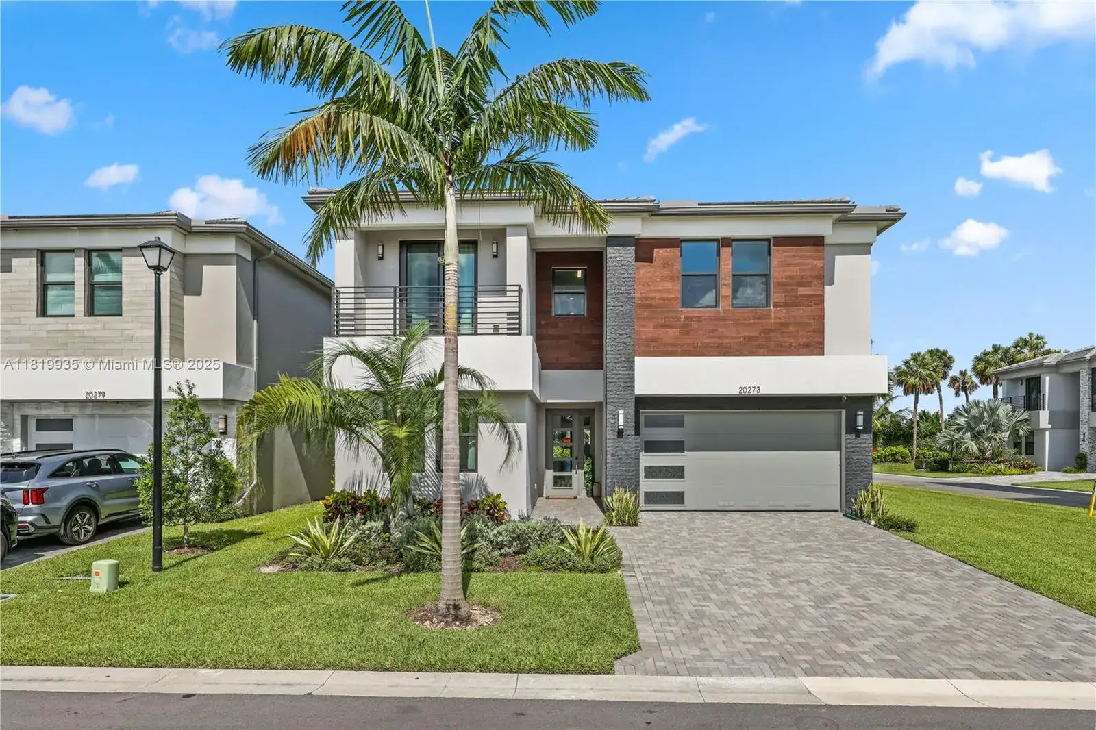 5 bedroom 7 bath Residential for sale at 20273 Bandon Dunes Rd, Boca Raton FL 33434