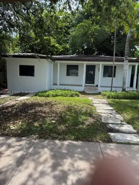 3 bedroom 2 bath Residential for sale at 905 Tangier St, Coral Gables FL 33134