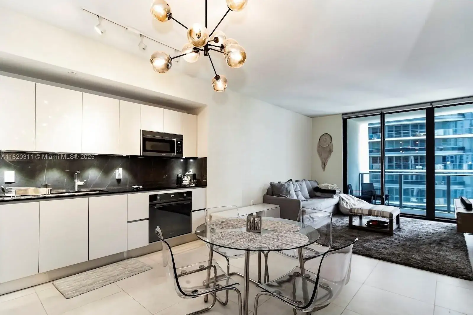 1 bedroom 1 bath Residential for sale at 1010 Brickell Ave # 2508, Miami FL 33131