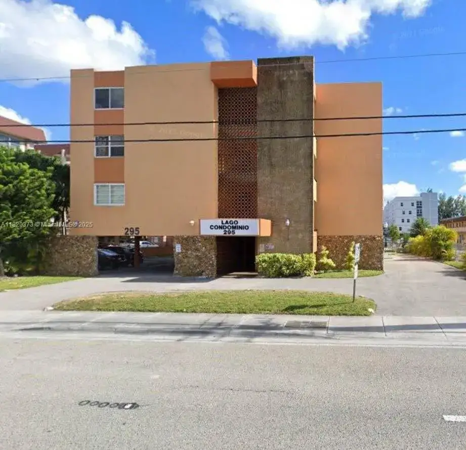 2 bedroom 1 bath Residential for sale at 295 NW 72nd Ave # 412, Miami FL 33126