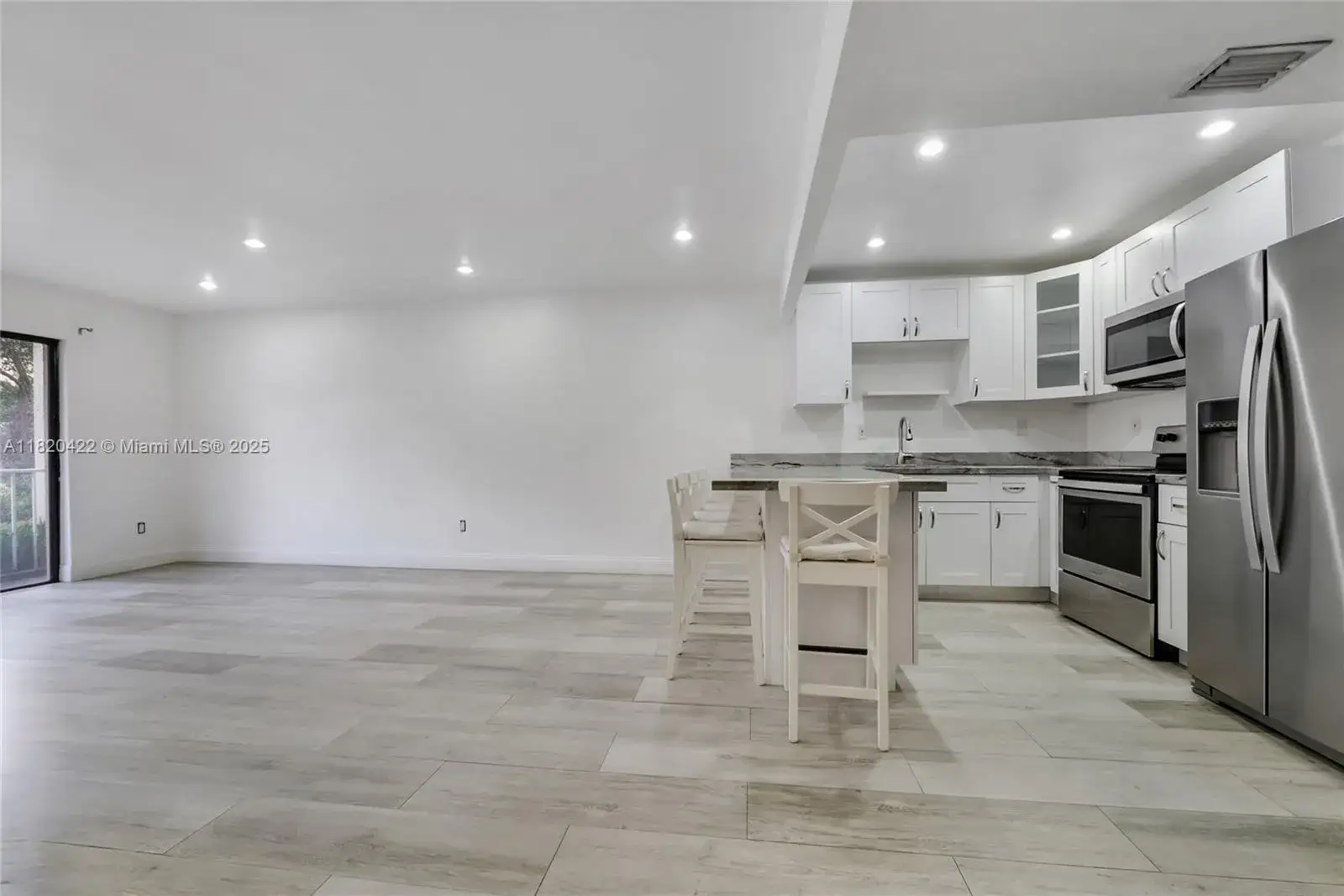 1 bedroom 1 bath Residential Lease for rent at 9301 SW 92nd Ave # A116, Miami FL 33176