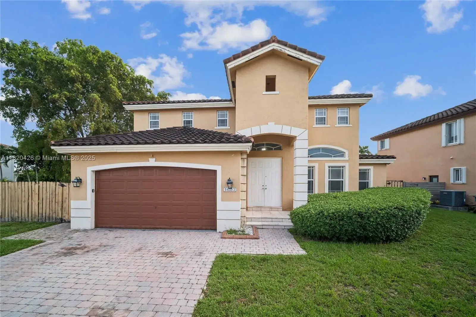 3 bedroom 3 bath Residential for sale at 16313 SW 66th St, Miami FL 33193