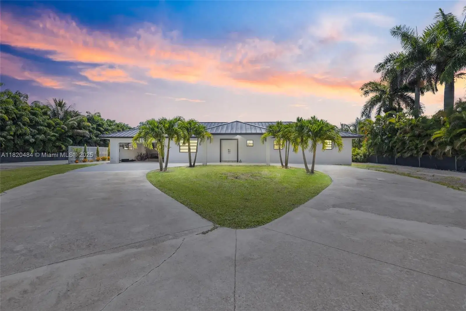 5 bedroom 3 bath Residential for sale at 23421 SW 217th Ave, Homestead FL 33031