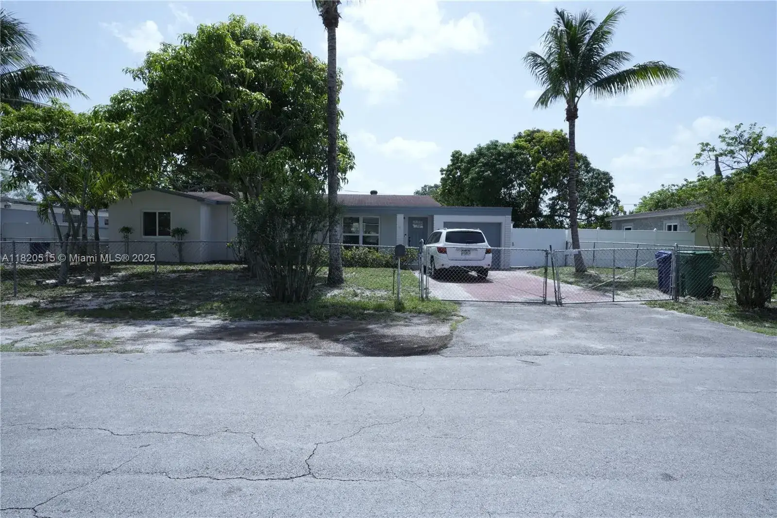 1 bedroom 1 bath Residential Lease for rent at 14530 NW 11th Ct # 1, Miami FL 33168