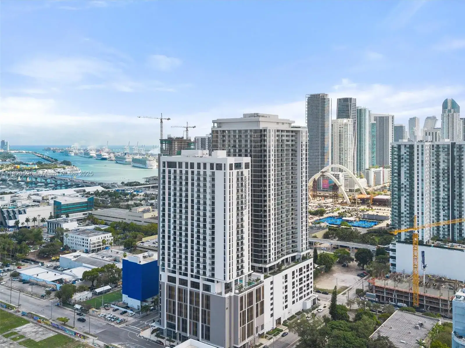 1 bedroom 1 bath Residential Lease for rent at 1642 NE 1st Ave # 2303, Miami FL 33132