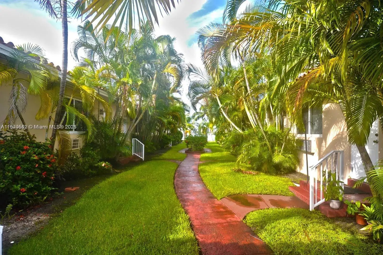 1 bedroom 1 bath Residential for sale at 2160 Bay Dr # 3, Miami Beach FL 33141