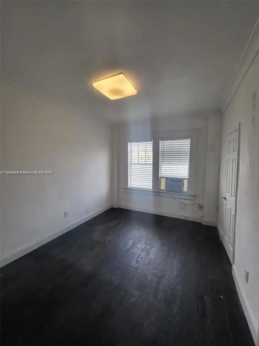 1 bedroom 1 bath Residential for sale at 1611 Michigan Ave # 25, Miami Beach FL 33139