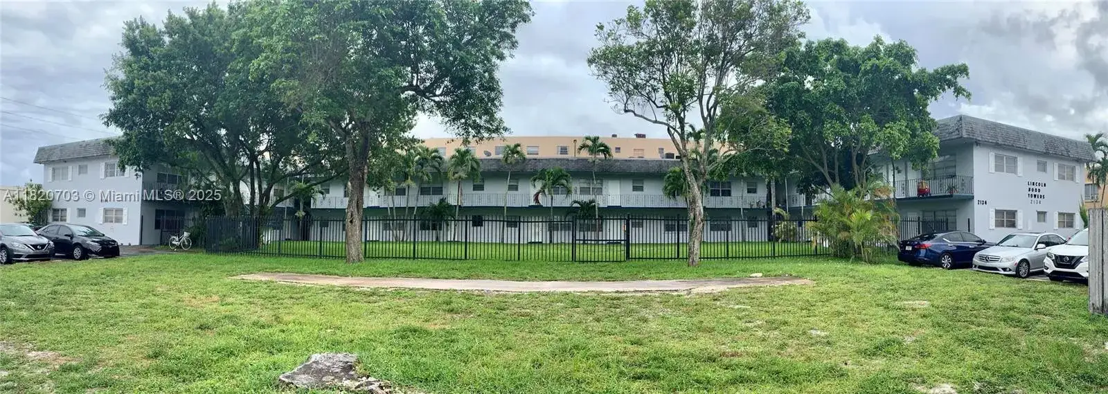 1 bedroom 1 bath Residential Lease for rent at 2134 Lincoln St # 16, Hollywood FL 33020