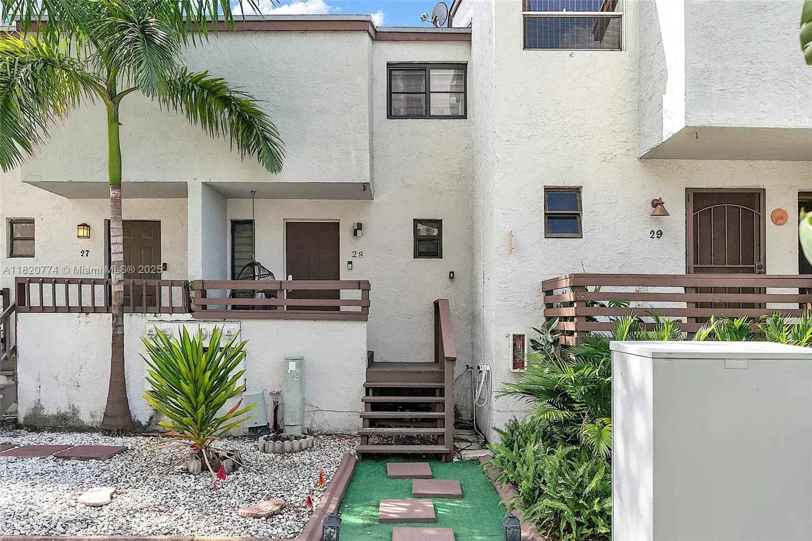 2 bedroom 1 bath Residential Lease for rent at 1901 NW S River Dr # 28C, Miami FL 33125