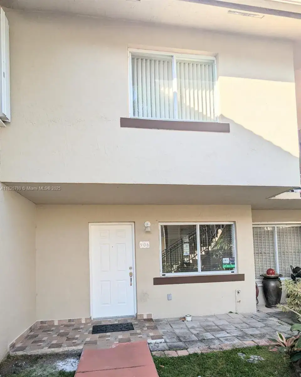 2 bedroom 2 bath Residential for sale at 431 NW 82nd Ave # 906, Miami FL 33126