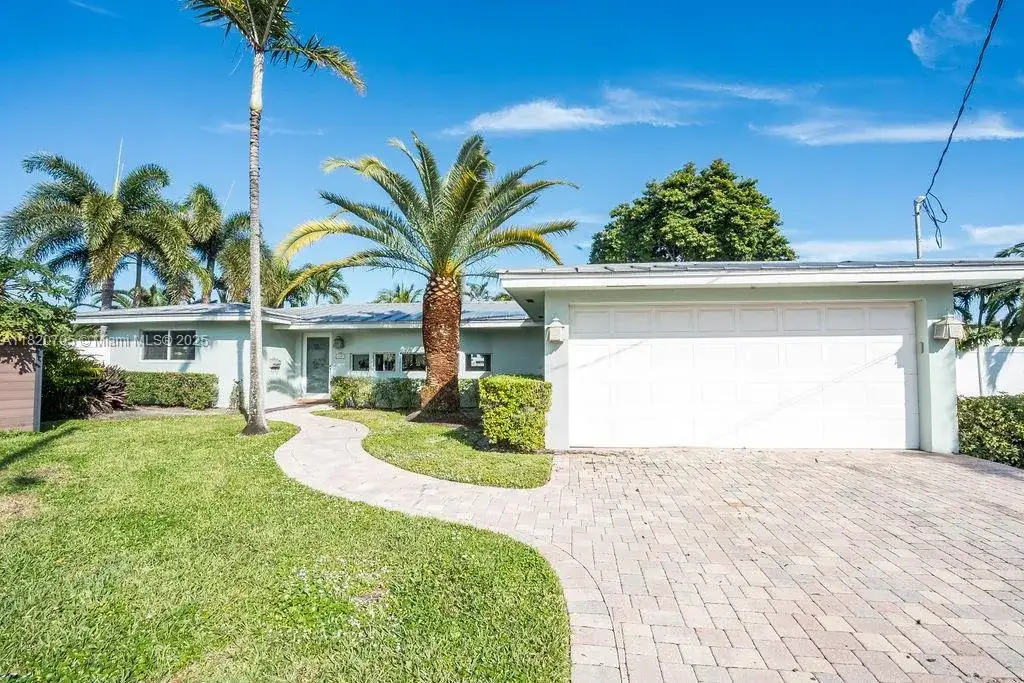 4 bedroom 3 bath Residential Lease for rent at 6350 NE 19th Ter, Fort Lauderdale FL 33308
