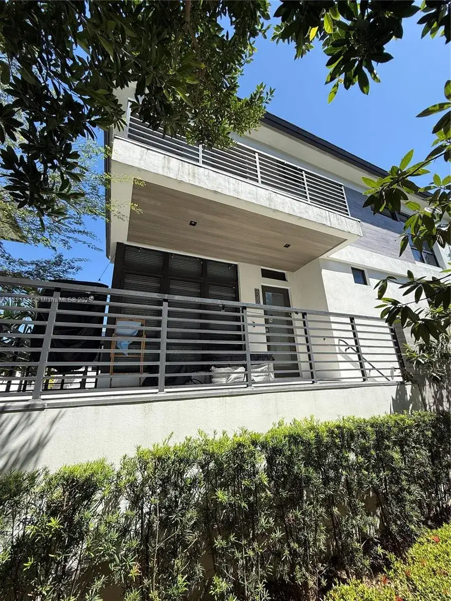 4 bedroom 3 bath Residential Lease for rent at 8251 NW 47th Ter # 0, Doral FL 33166