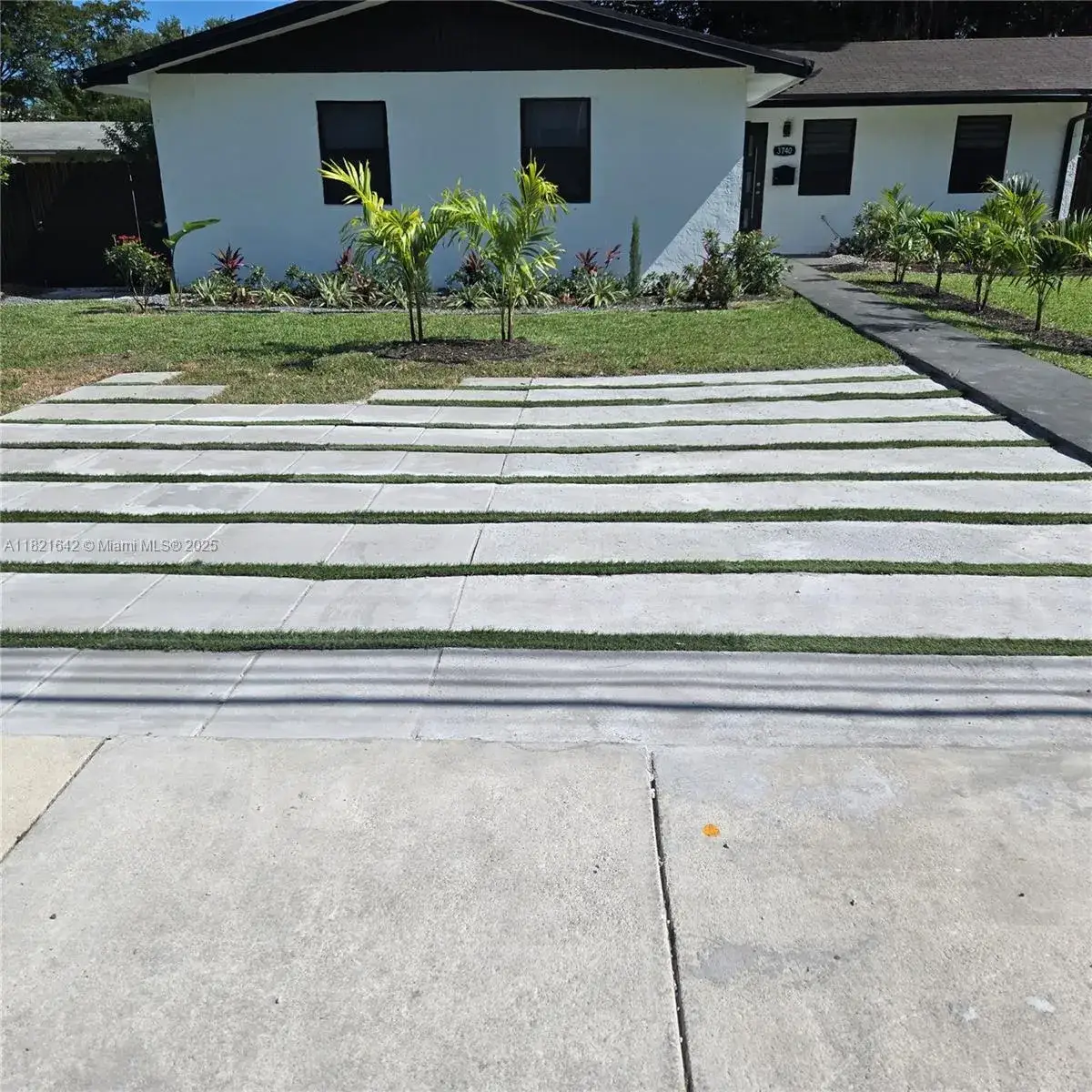 3 bedroom 2 bath Residential for sale at 3740 Percival Ave, Miami FL 33133