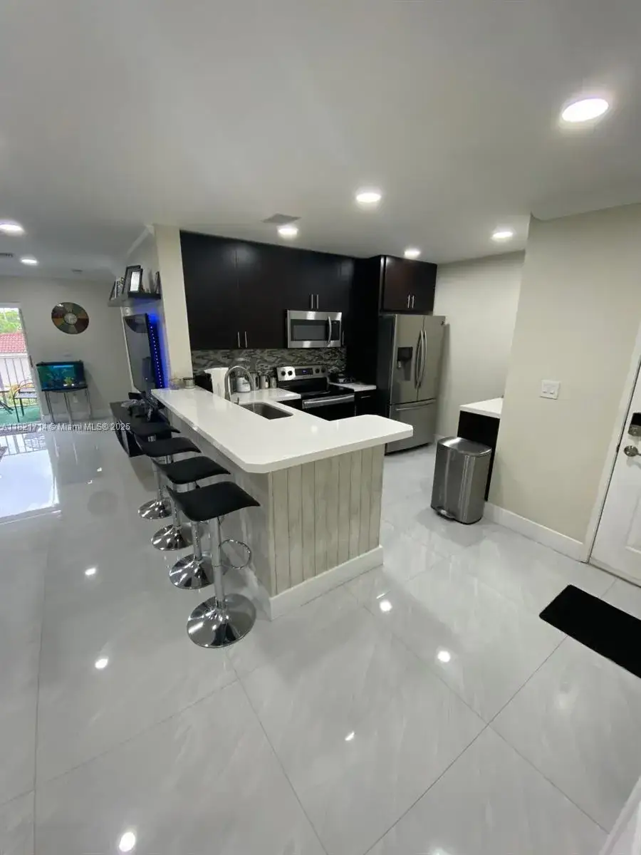 3 bedroom 2 bath Residential Lease for rent at 4744 NW 114th Ave # 201, Doral FL 33178