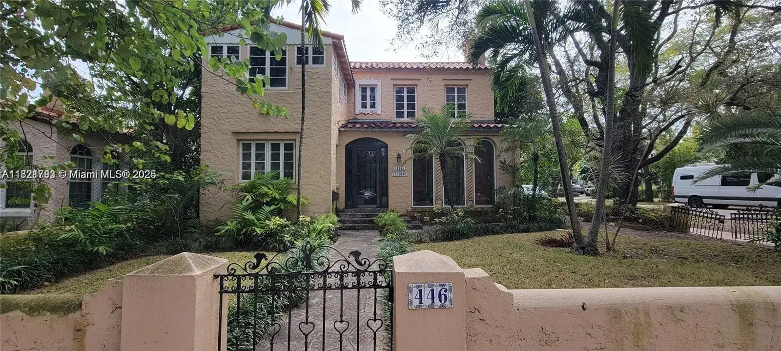 3 bedroom 2 bath Residential for sale at 446 Navarre Ave, Coral Gables FL 33134