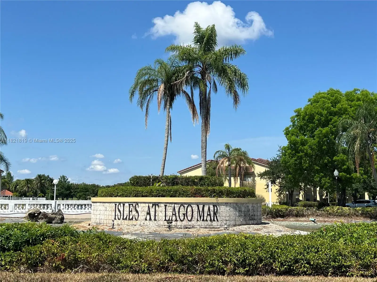 1 bedroom 1 bath Residential for sale at 12730 Vista Isles Dr # 813, Sunrise FL 33325