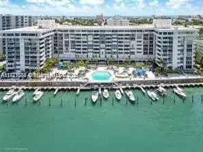1 bedroom 1 bath Residential for sale at 800 West Ave # 523, Miami Beach FL 33139