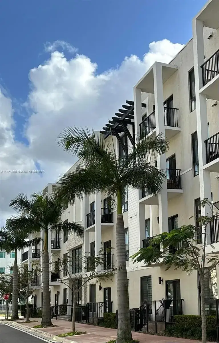 2 bedroom 2 bath Residential for sale at 8301 NW 41st St # 204, Doral FL 33166