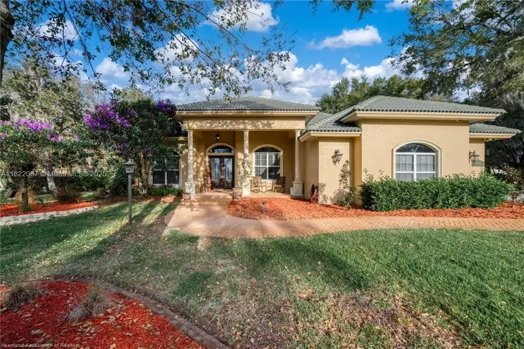 3 bedroom 3 bath Residential for sale at 3859 Enchanted Oaks LN, Sebring FL 33875