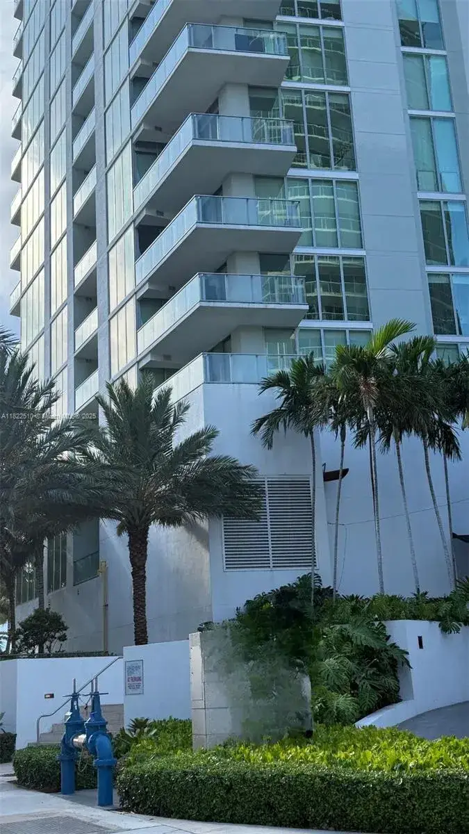 3 bedroom 4 bath Residential for sale at 2900 NE 7th Ave # 1407, Miami FL 33137
