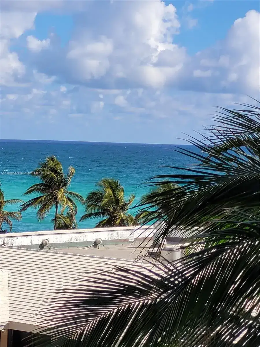 1 bedroom 1 bath Residential Lease for rent at 1980 S Ocean Dr # 4D, Hallandale Beach FL 33009