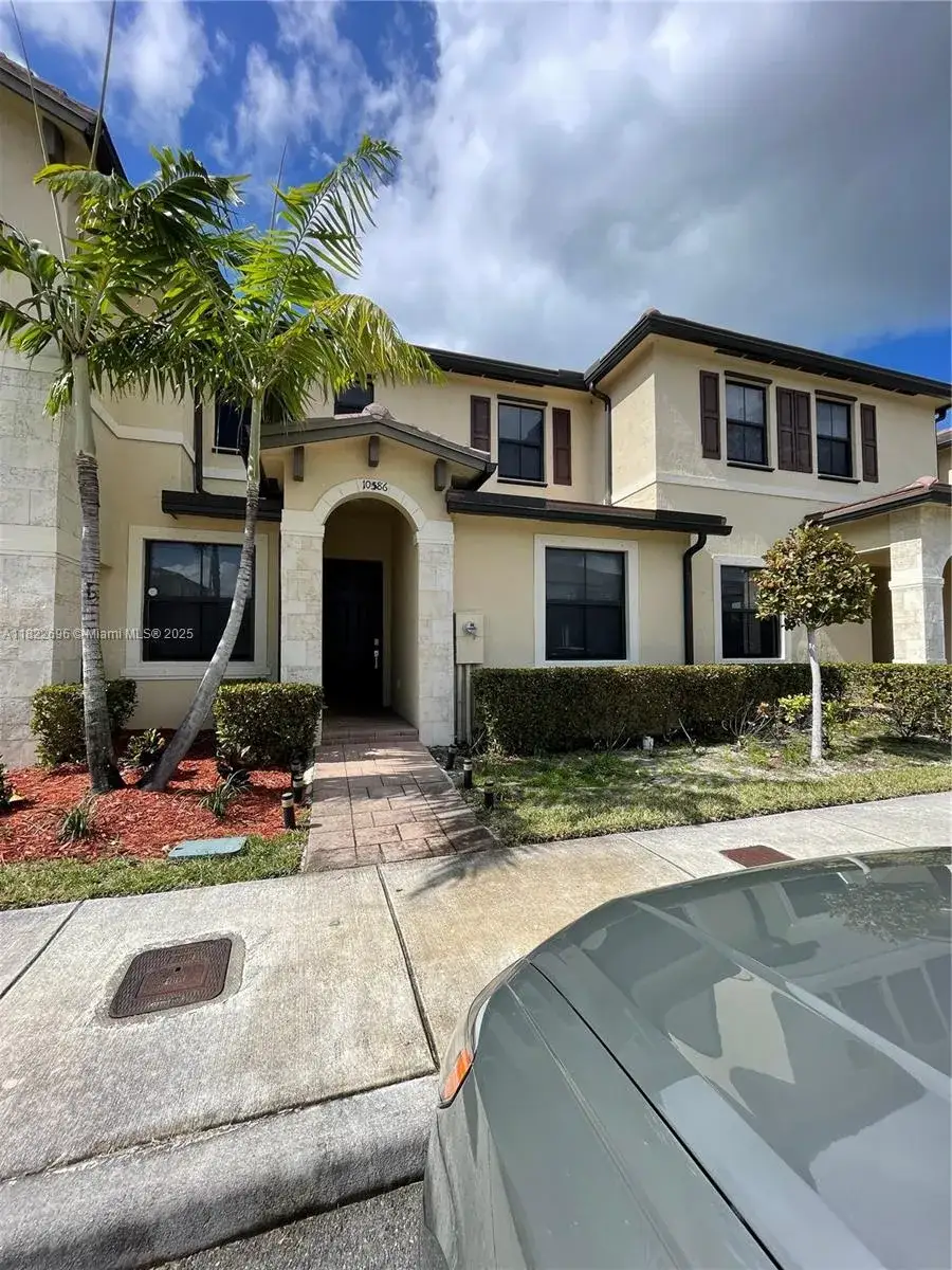 3 bedroom 3 bath Residential for sale at 10586 W 33rd Ct # 10586, Hialeah FL 33018
