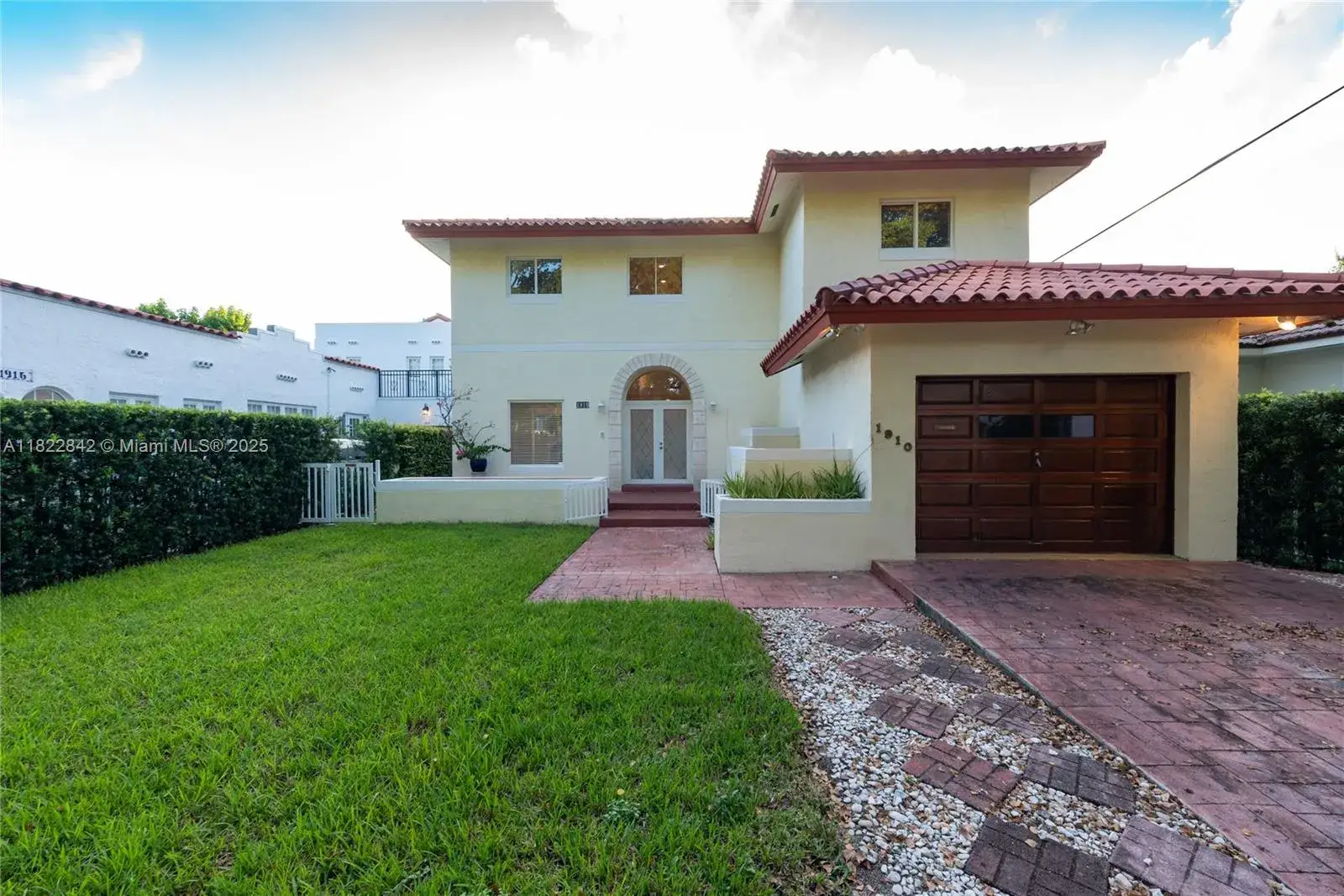 3 bedroom 3 bath Residential Lease for rent at 1910 Ferdinand St, Coral Gables FL 33134