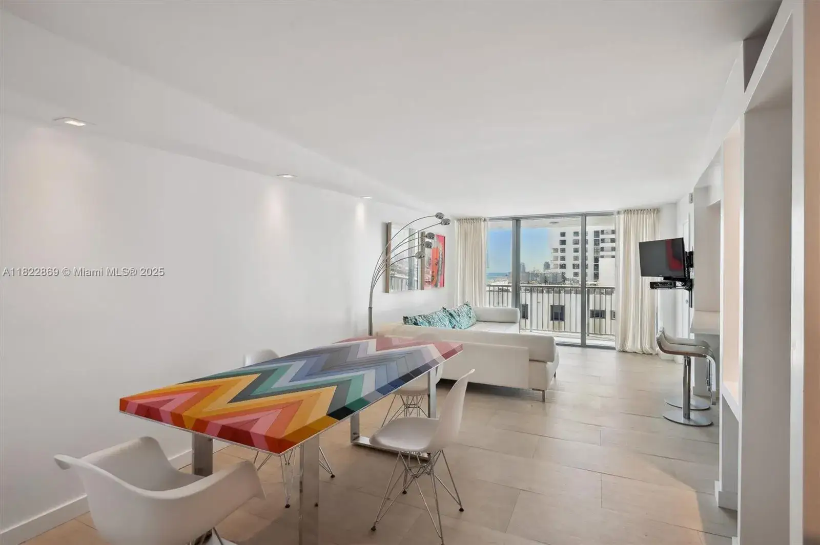 2 bedroom 2 bath Residential for sale at 2655 Collins Ave # 2210, Miami Beach FL 33140