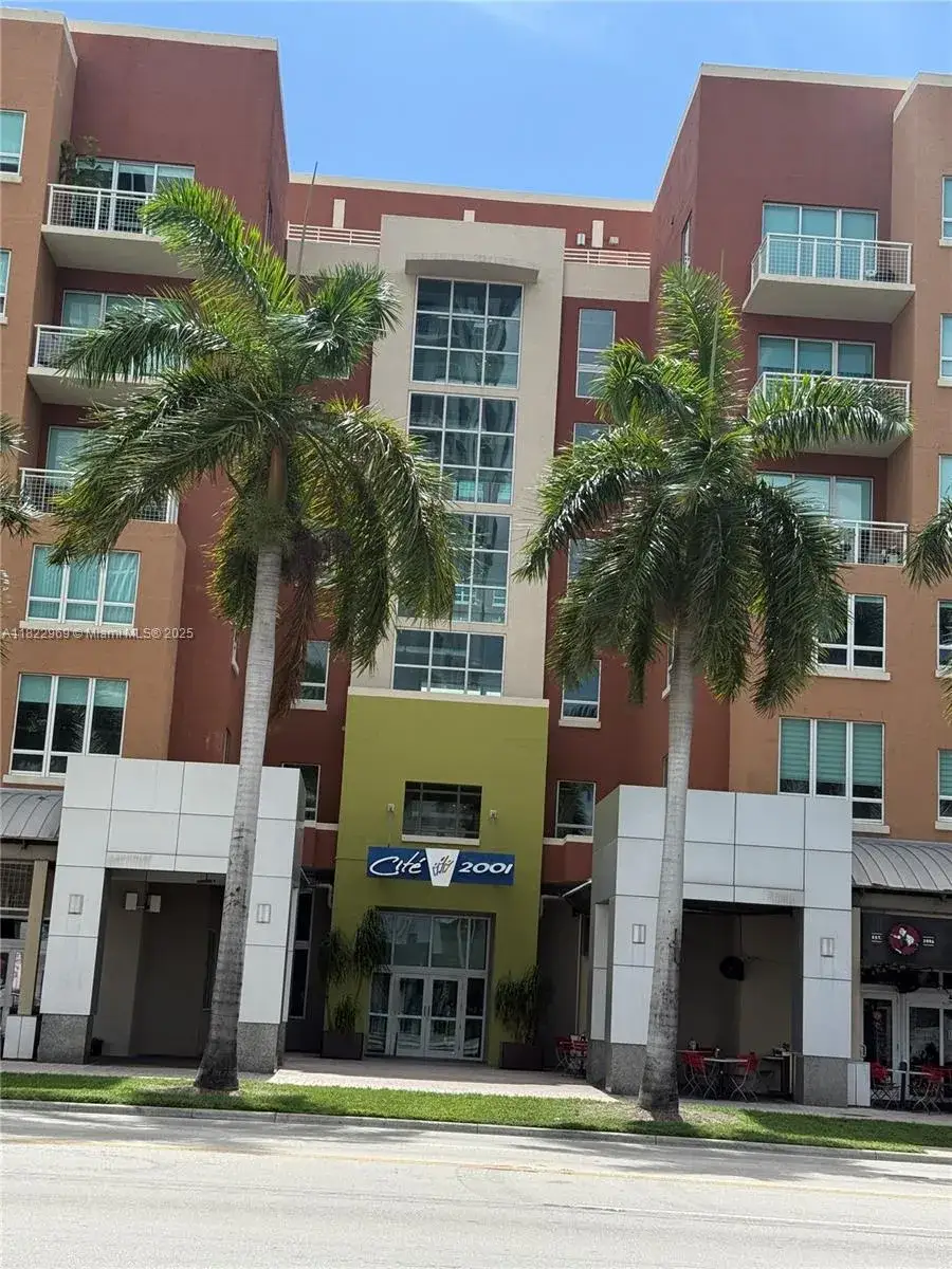 2 bedroom 2 bath Residential for sale at 2001 Biscayne Blvd # 2402, Miami FL 33137