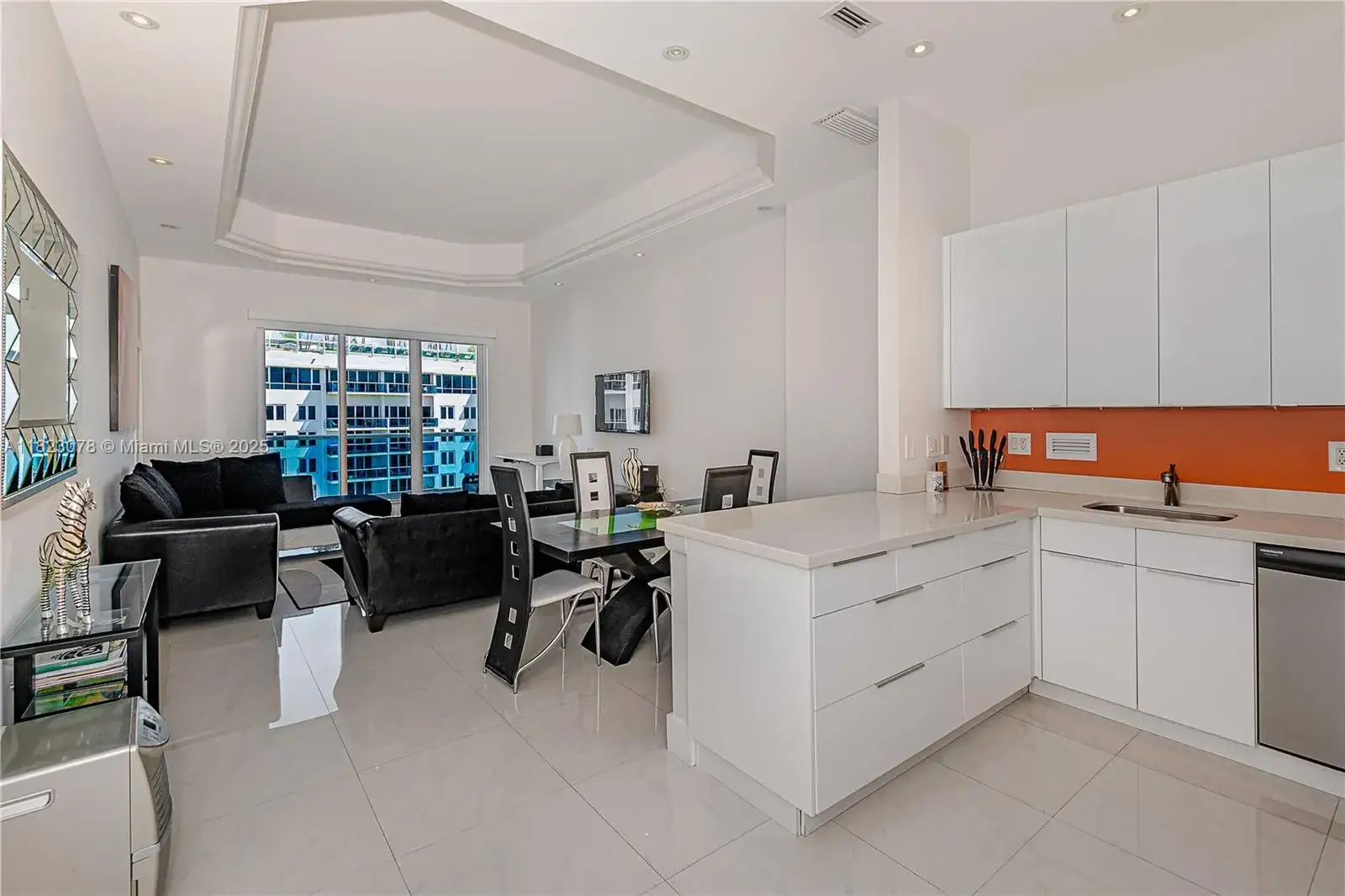1 bedroom 2 bath Residential Lease for rent at 2301 Collins Ave # 1619, Miami Beach FL 33139