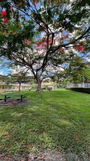 1 bedroom 1 bath Residential Lease for rent at 5168 NE 6th Ave # 404, Oakland Park FL 33334
